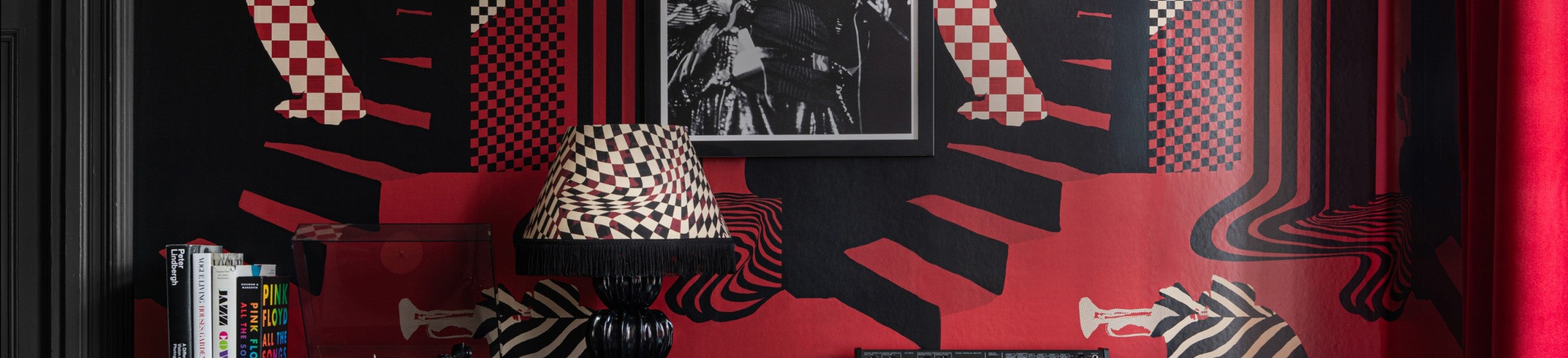 Mind the Gap Wallpaper - Elegant wallpaper for bold spaces – Selected ...