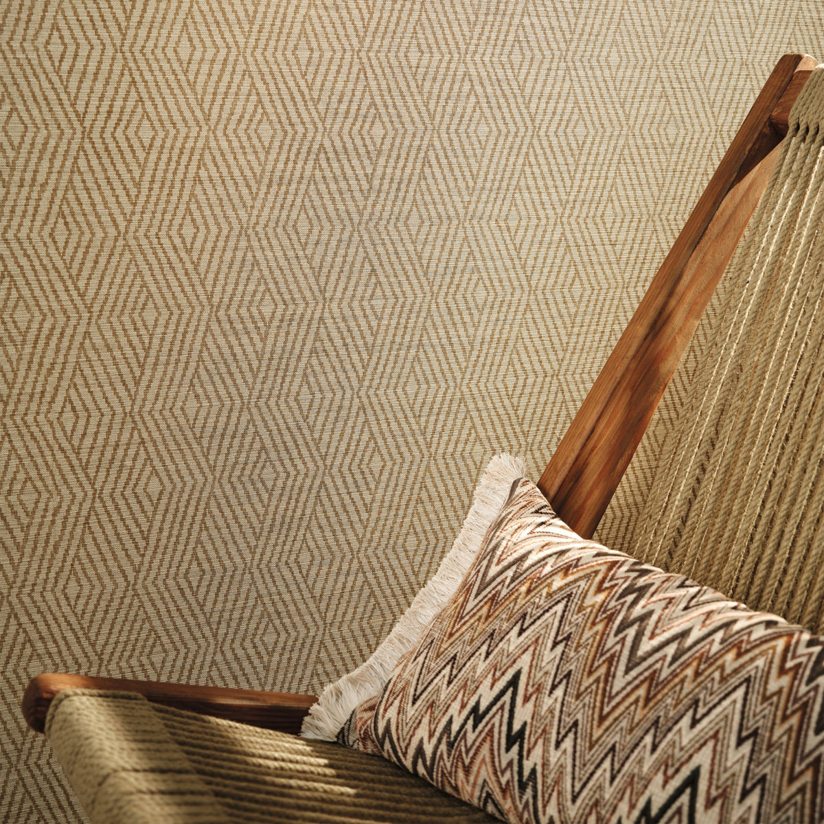Otillo Wallcoverings wallpaper collection van Romo: warme luxury with tactiele diepte