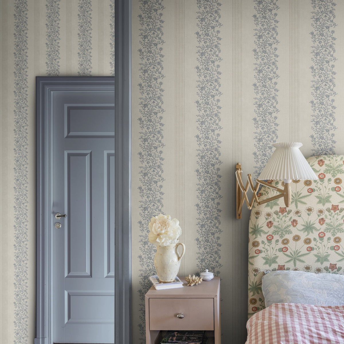 Rosa & Friends wallpaper collection van Sandberg — Bloemen, persoonlijkheid and Scandinavische charme