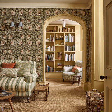 Pimpernel papier peint en Walnut/Sage de Morris & Co