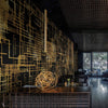 The Pagoda wallpaper in Black van Daisy James — interieur