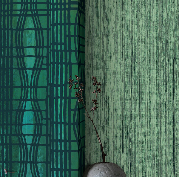 The Ply wallpaper in Green van Daisy James — interieur