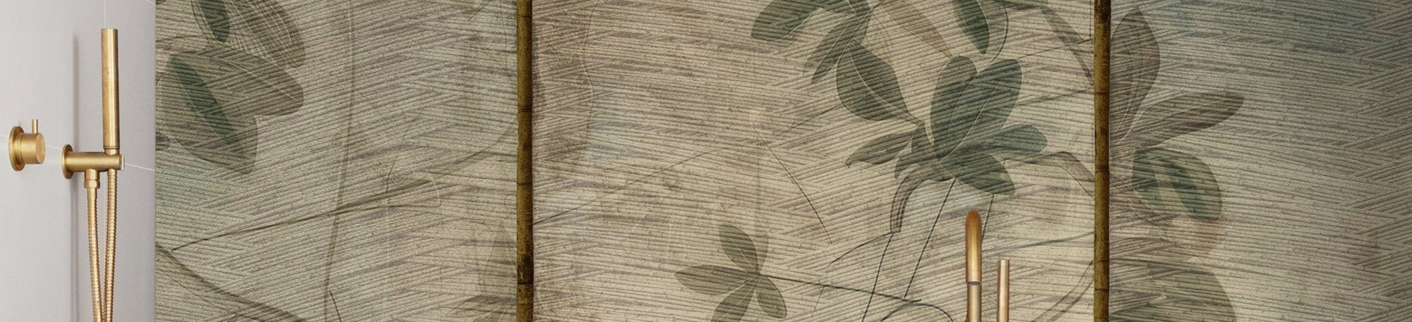 Behang in de badkamer – douche met goudkleurige kranen en botanisch behang