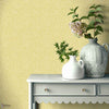 Audley behang in Yellow van 1838 wallcoverings — interieur