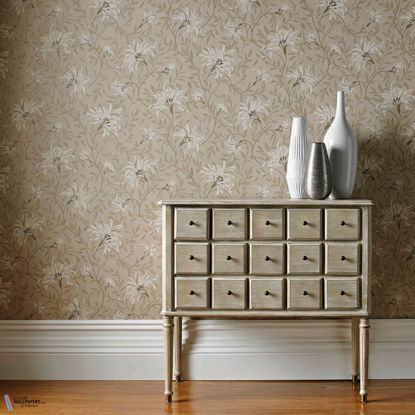 Fairhaven behang in Natural van 1838 wallcoverings — interieur