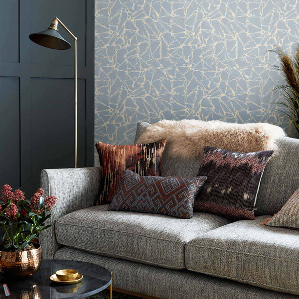 Glaze Tapete in Denim von 1838 wallcoverings — Interieur