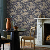 Harewood Tapete in Navy von 1838 wallcoverings — Interieur