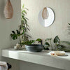 Helmsley behang in Ivory van 1838 wallcoverings — interieur