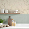 Milton behang in Gold van 1838 wallcoverings — interieur
