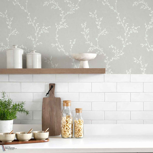 Milton behang in Grey van 1838 wallcoverings — interieur