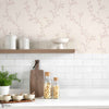 Milton behang in Pink van 1838 wallcoverings — interieur