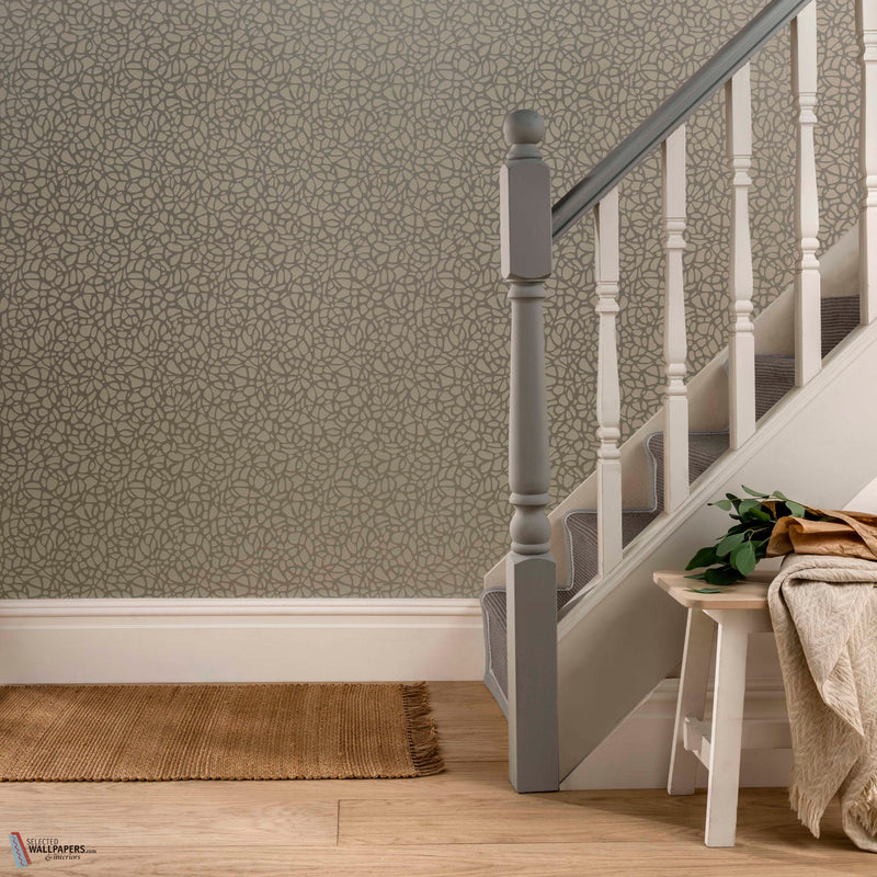 Pebble papel pintado en Mist de 1838 wallcoverings — interior