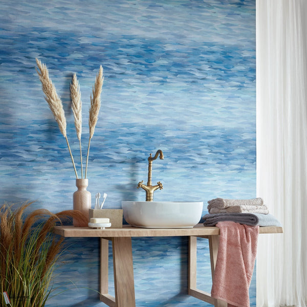Prism behang in Blue Dusk van 1838 wallcoverings — interieur