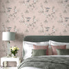 Rosemore behang in Pink van 1838 wallcoverings — interieur
