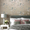 Rosemore behang in Taupe van 1838 wallcoverings — interieur