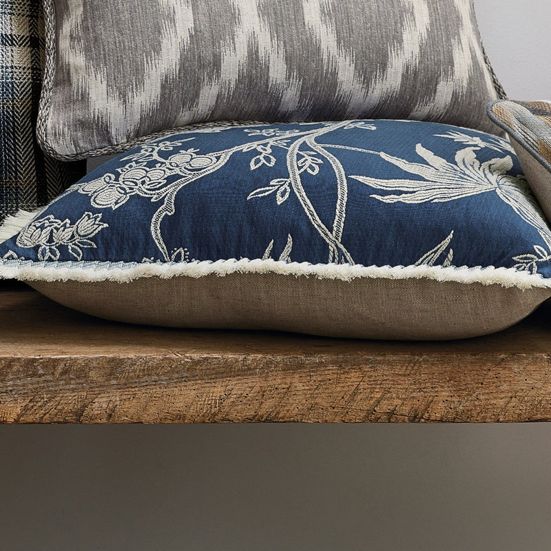 Chiya Jacquard kussen van Romo