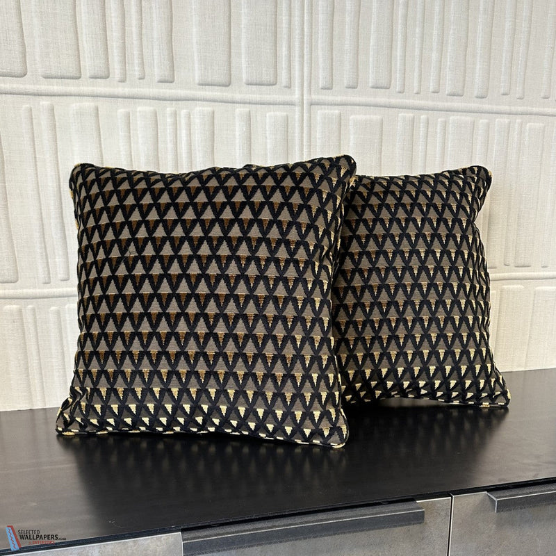 Amuleto coussin-Dedar-Selected-Wallpapers-Interiors