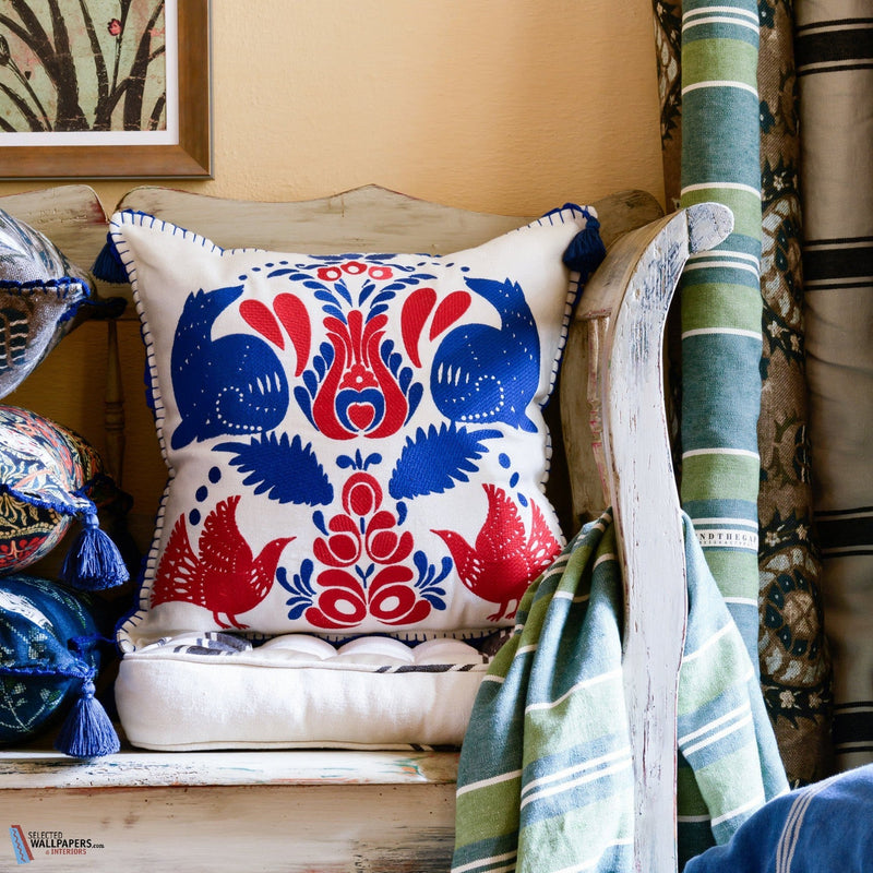 Folk Embroidery kussen in Blue & Red van Mind the Gap