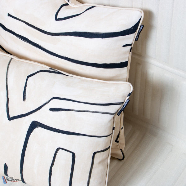 Graffito kussen-Kelly Wearstler-Selected-Wallpapers-Interiors