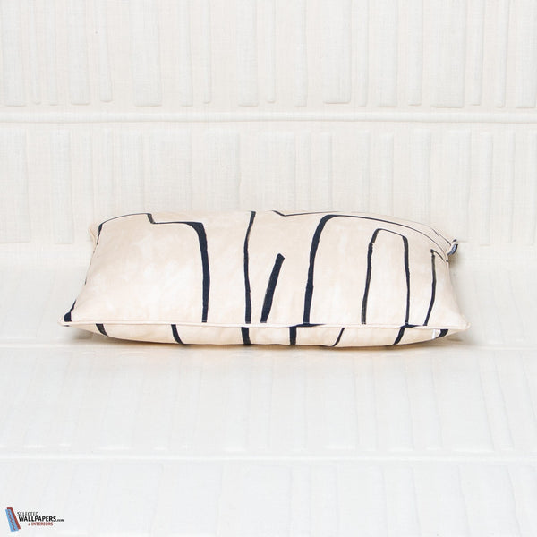 Graffito kussen-Kelly Wearstler-Selected-Wallpapers-Interiors