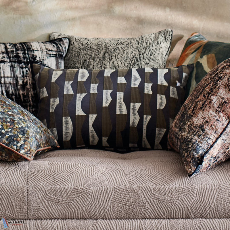 Ozari Kissen-Black Edition-Selected Interiors