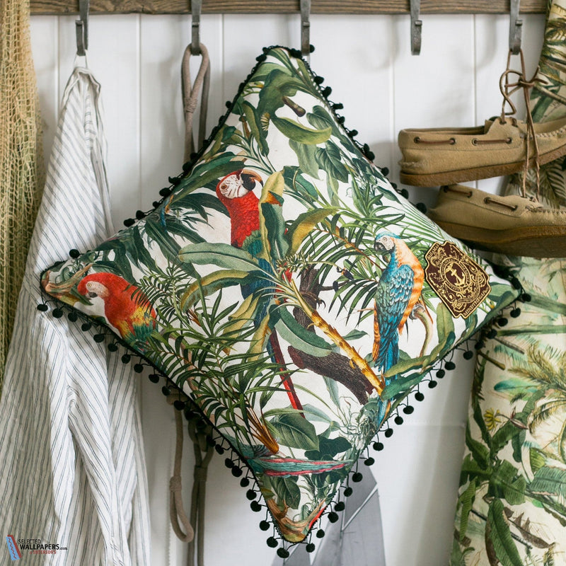 Parrots of Brasil Linen kussen van Mind the Gap