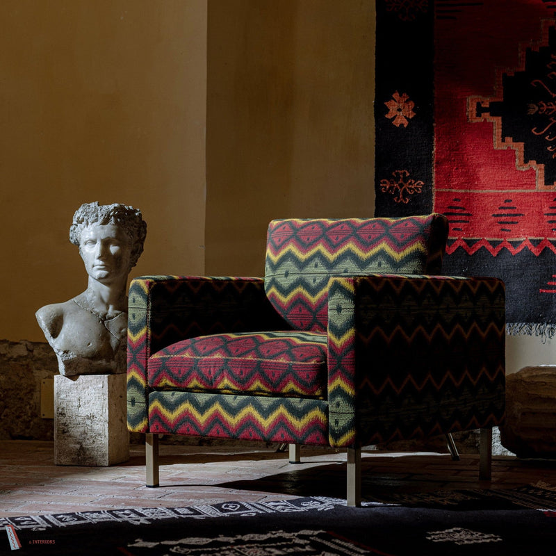 Pyramidenspitze Stoff-Mind the Gap-Selected-Wallpapers-Interiors