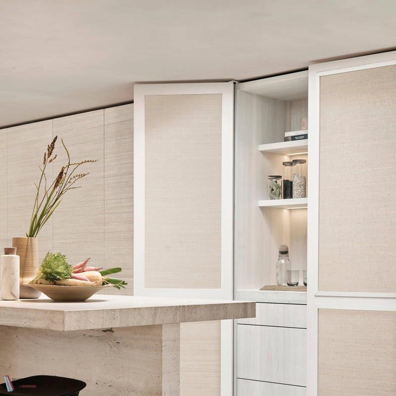 Sensitive wallpaper by Omexco