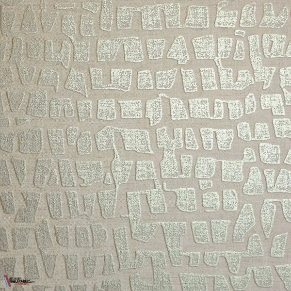 Serti-Casamance-wallpaper-Craie Platine-Meter (M1)-Selected Wallpapers