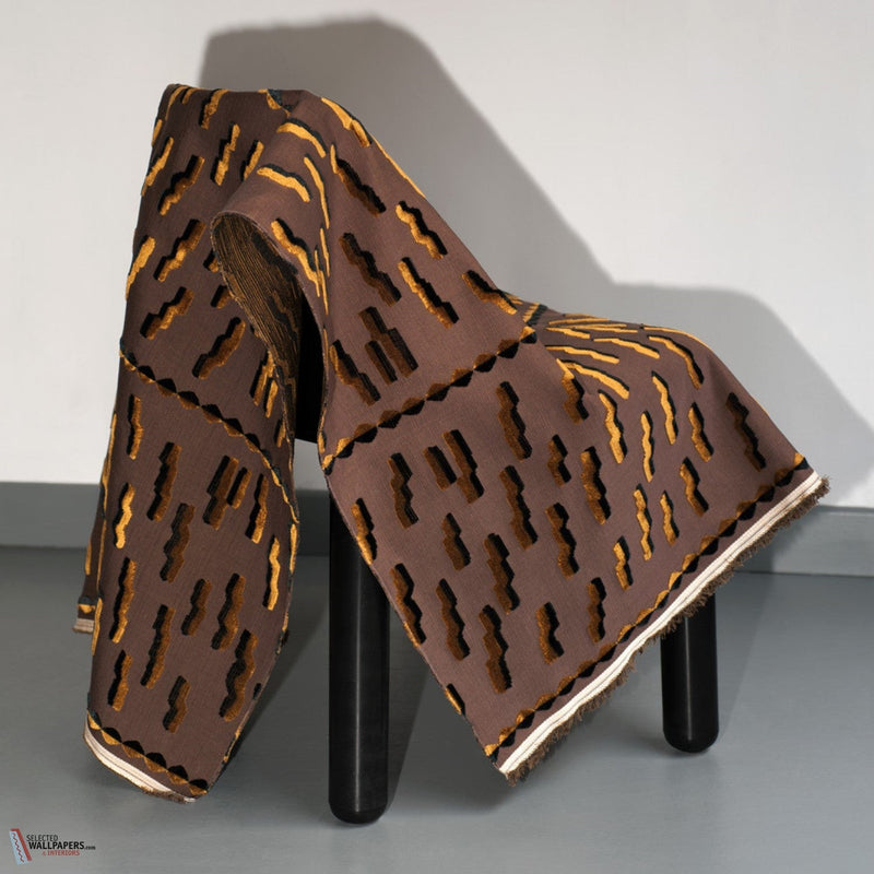 Tiger Beat Stoff-Dedar-Selected-Wallpapers-Interiors