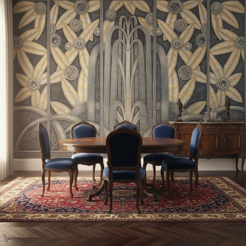 Art Deco Fountain Tapete von Iksel — inszeniert in einem klassischen Interieur