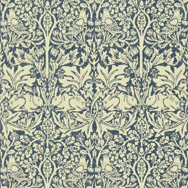 Brer Rabbit wallpaper in Indigo/Vellum van Morris & Co