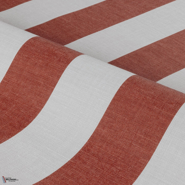 Beausoleil behang in Rouge Carmin Blanc Pétale van Casamance