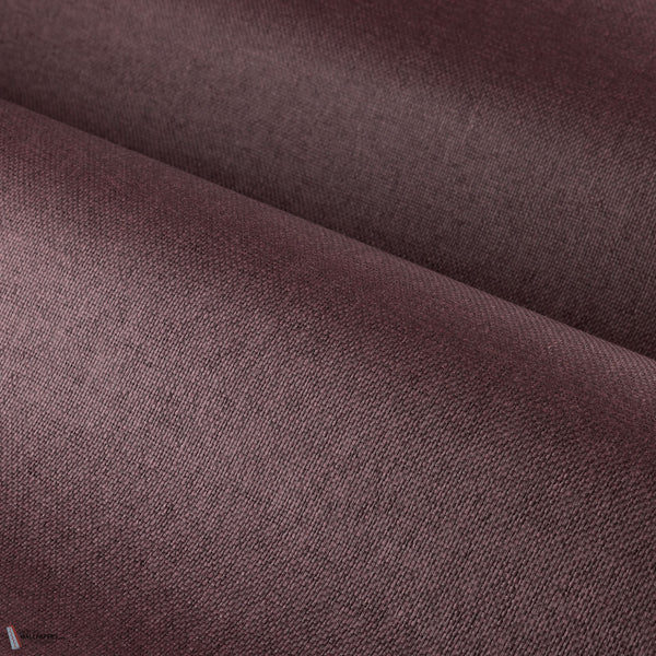 Kira wallpaper in Aubergine by Casamance