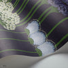 Allium behang in Mulberry & Heather on Violet van Cole & Son