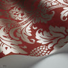 Blake behang in Metallic Pewter on Red van Cole & Son