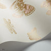 Butterflies & Dragonflies behang in Alabaster & Metallic Gold on Pale Cream van Cole & Son
