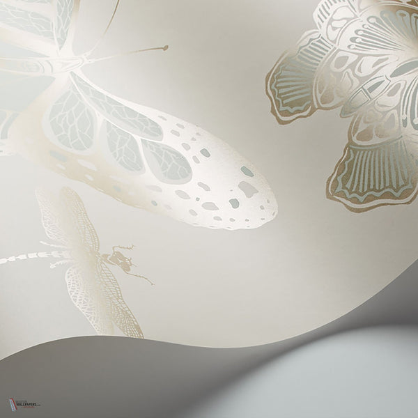 Butterflies & Dragonflies behang in Duck Egg & Metallic Gilver on Pale Cream van Cole & Son