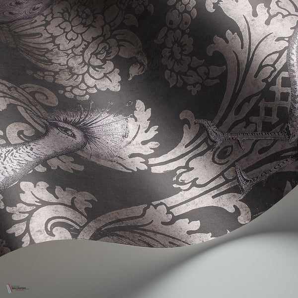 Byron behang in Metallic Lilac Grey & Mink on Charcoal van Cole & Son