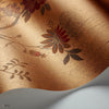 Camellia behang in Crimson on Metallic Gold van Cole & Son