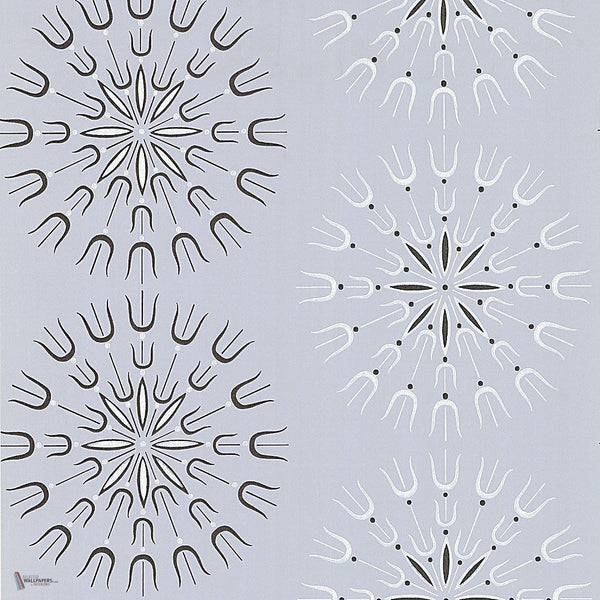 Fioretti behang in Soot & Snow on Powder Blue van Cole & Son