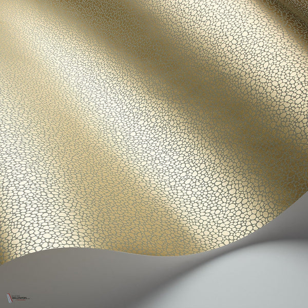 Goldstone behang in Metallic Gold on Soft Olive van Cole & Son