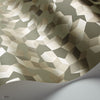 Ingot behang in Metallic Gilvers on Soft Olive van Cole & Son