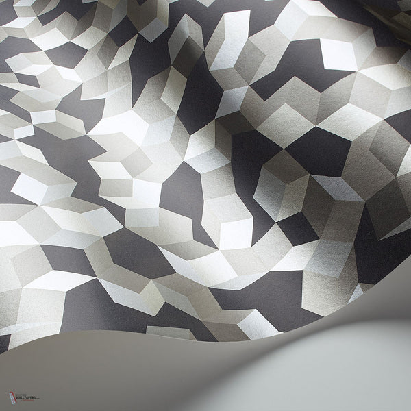 Ingot behang in Metallic Silvers on Charcoal van Cole & Son