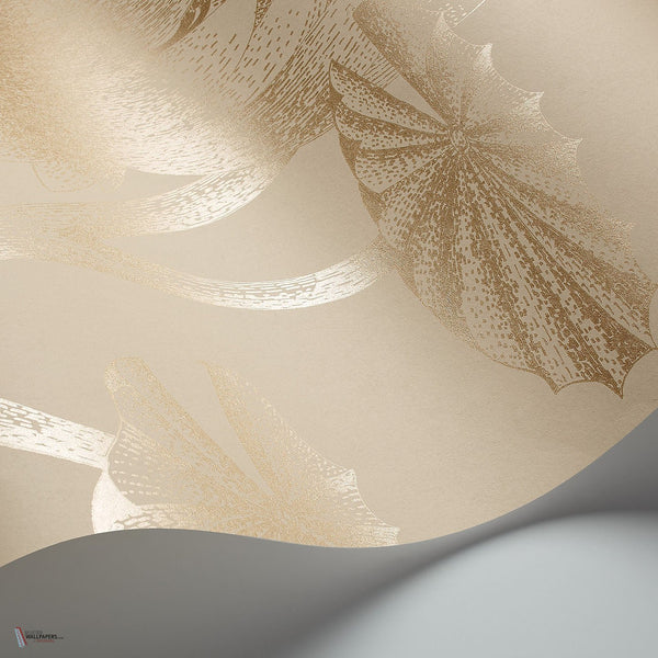 Lily behang in Metallic Gold on Oat van Cole & Son