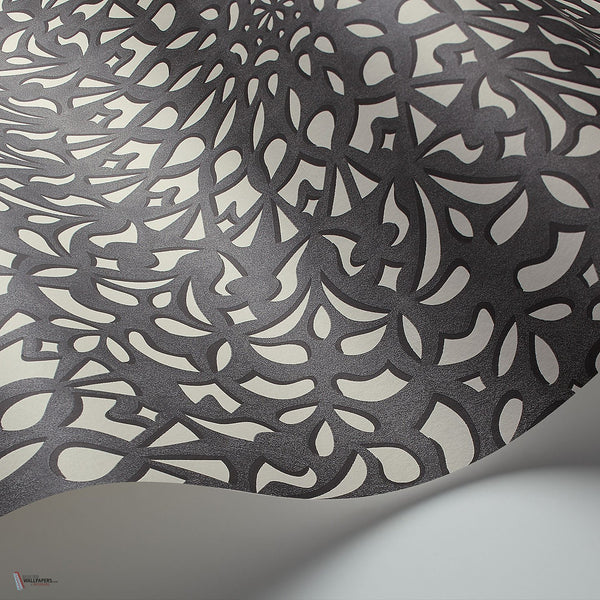 Medina behang in Soot & Snow van Cole & Son