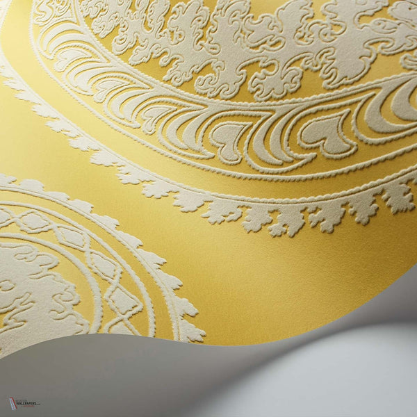 Rajapur Flock behang in Sunshine Yellow & White van Cole & Son