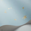 Stars behang in Metallic Gold on Ice Blue van Cole & Son