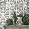 Topiary behang van Cole & Son — interieur