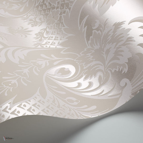 Wyndham behang in Chalk & Stone on Silver Mica van Cole & Son